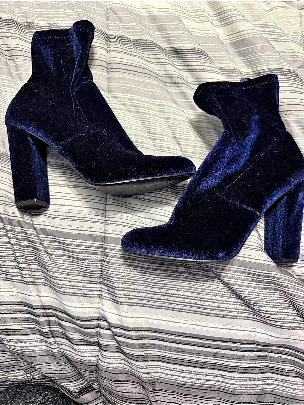 LIKE NEW: Steve Madden "Edit" Navy Velvet Heeled Booties